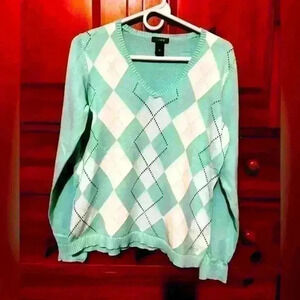 Women’s Izod Sweater - Medium
